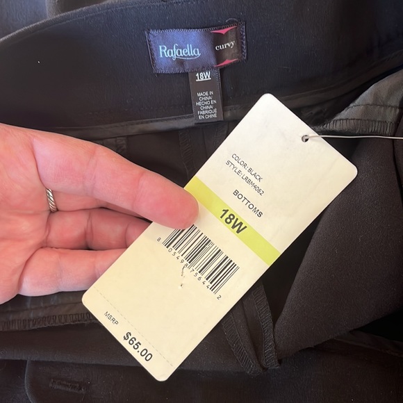 RAFAELLA Size 18W Curvy Bootleg Defined Waist Higher Back Rise Cozy SOFT $65
NEW - Picture 11 of 15